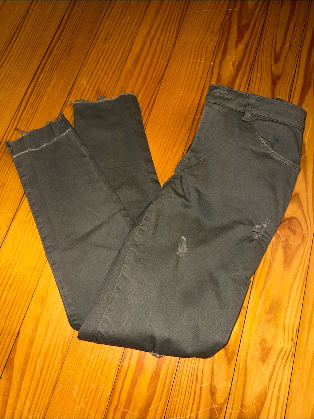 Jolt Women’s Green Skinny Jeans with Distressed Accents